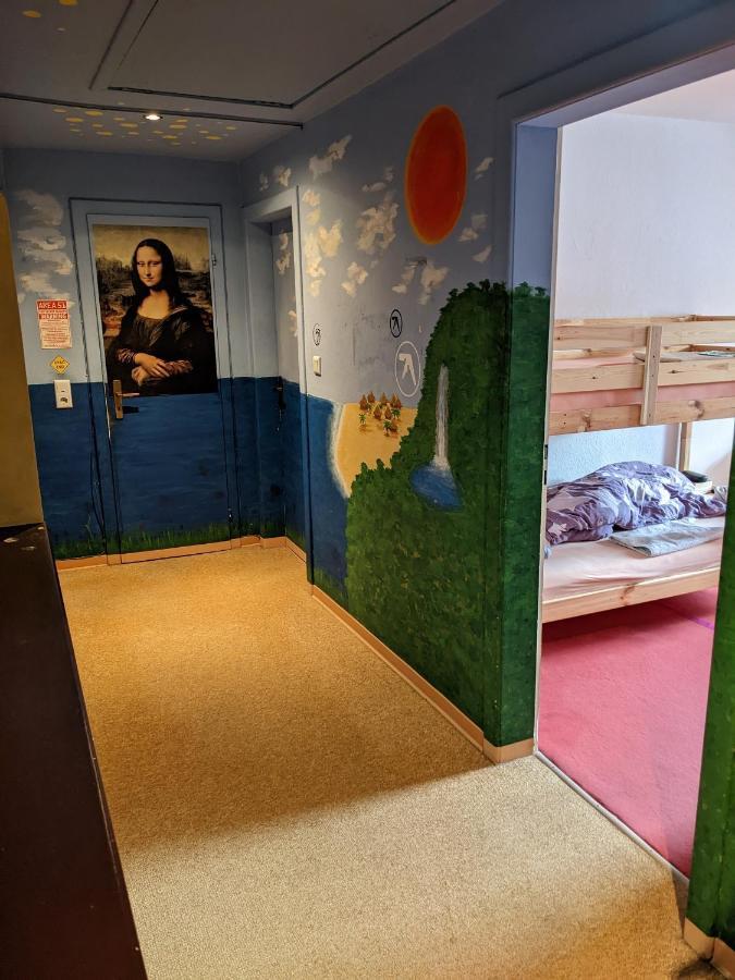 Monkey Factory - Mini Home-Stay Hostel Traben-Trarbach Exterior photo