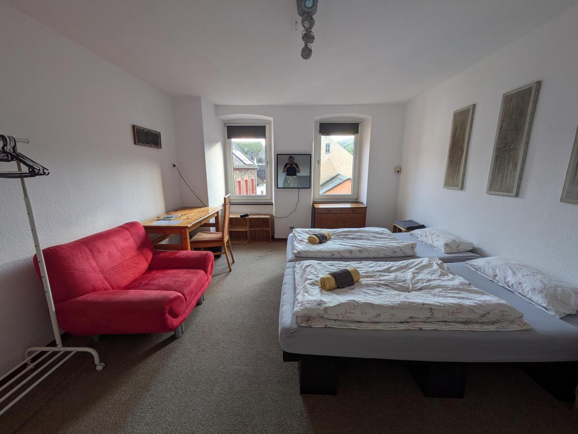 Monkey Factory - Mini Home-Stay Hostel Traben-Trarbach Room photo